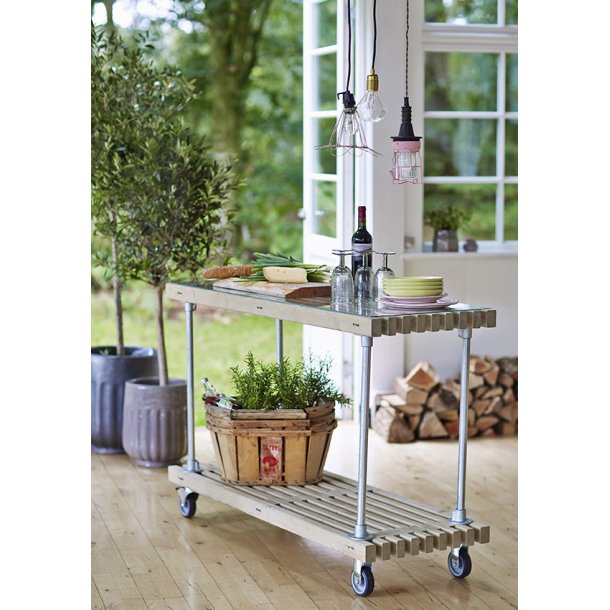 Trallebord med hjul trallemøbler fra plus Plankebord drivtømmer